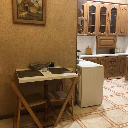 Appartamento Квартира В Самом Центре Еревана Esterno foto