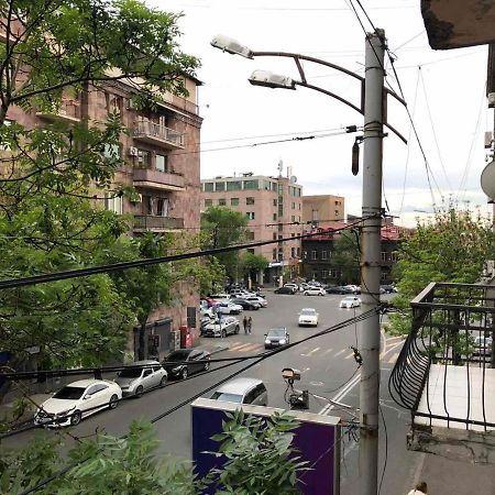 Appartamento Квартира В Самом Центре Еревана Esterno foto