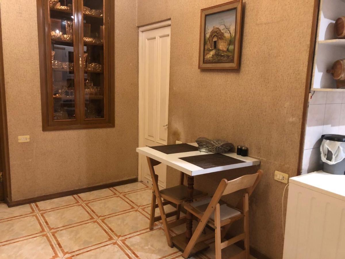 Appartamento Квартира В Самом Центре Еревана Esterno foto