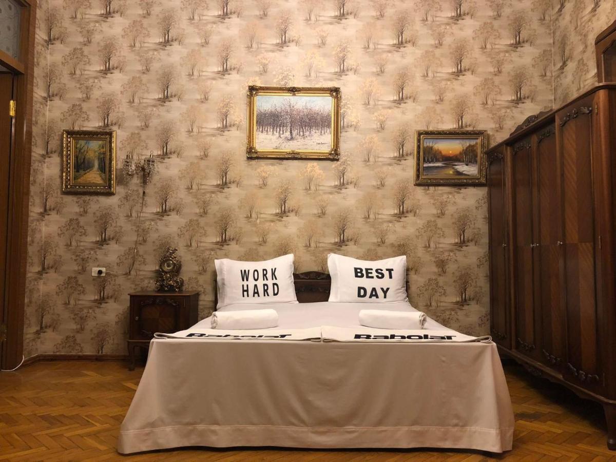 Appartamento Квартира В Самом Центре Еревана Esterno foto