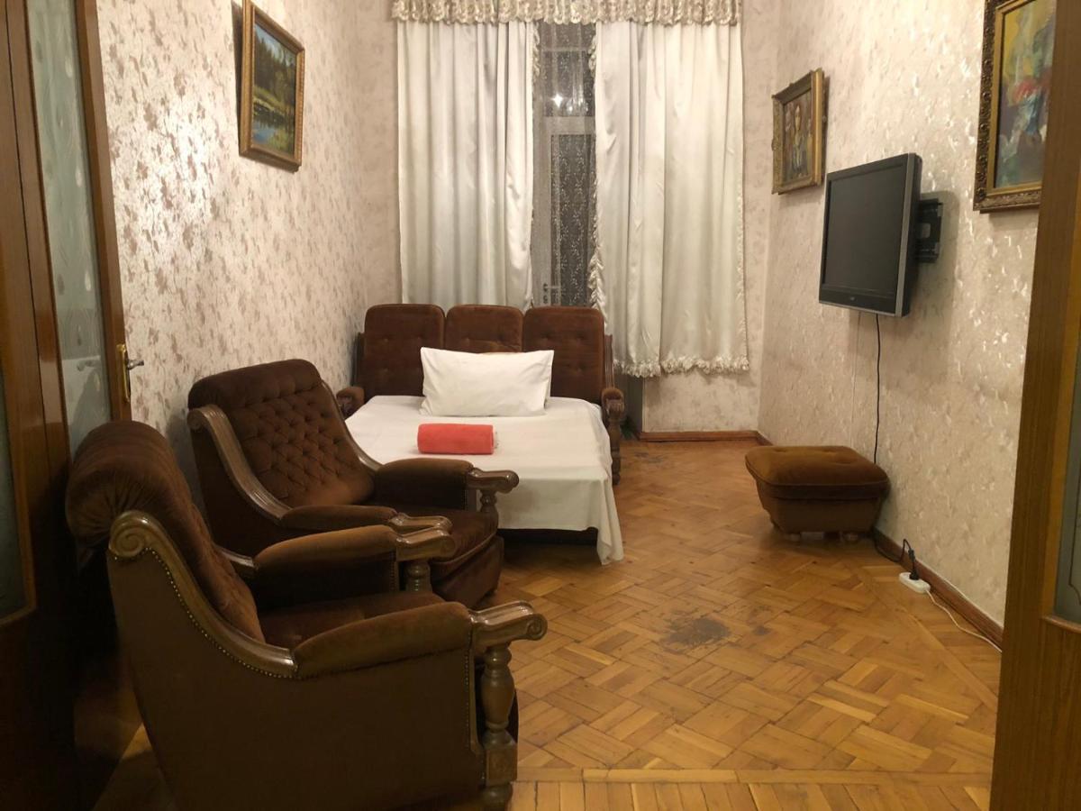 Appartamento Квартира В Самом Центре Еревана Esterno foto